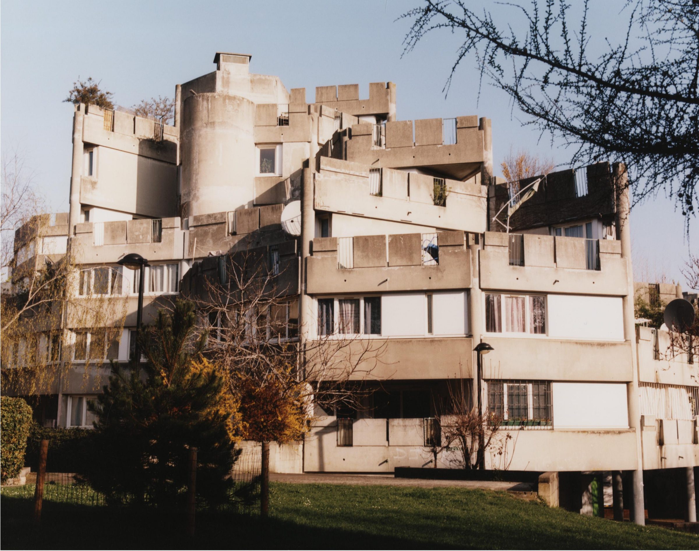*Au Gazon*, Cité de la Maladrerie, Avril 2016 - © Maciek Pożoga